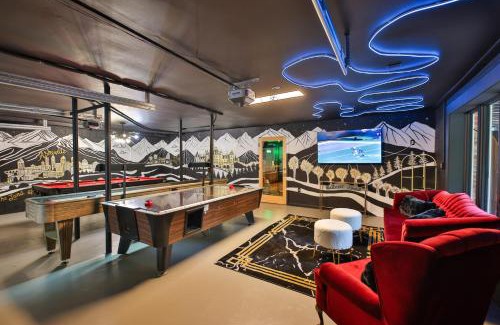 Skyland House | Biltmore Forest Retreat Sauna Hot tub Game Rm