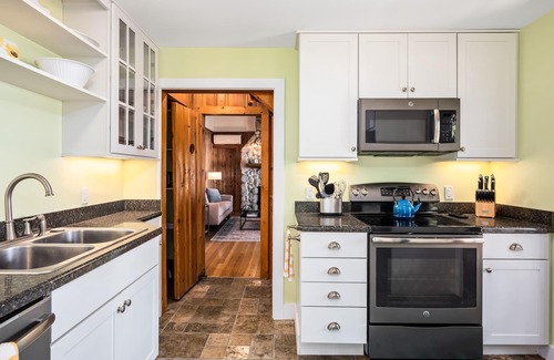 Northport Cottage | Birch Harbor, Lakefront Cottage - Northport, Michigan