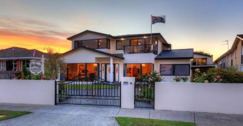 Devonport Apartment | Birchwood on the River - Devonport, Tasmania - Self-Contained and Self-Catering Accommodation