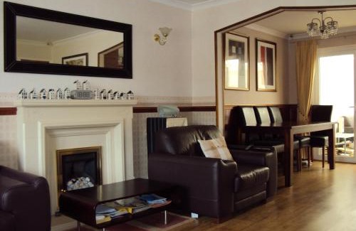 Warrington House | Birchwood Private Room for Homestay
