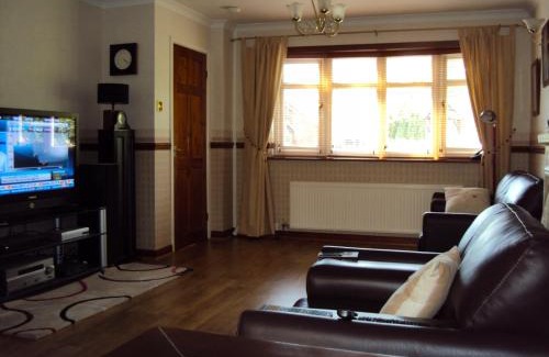 Warrington House | Birchwood Private Room for Homestay
