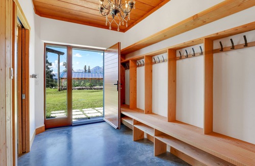 East Kootenay House | Bird Island Chalet