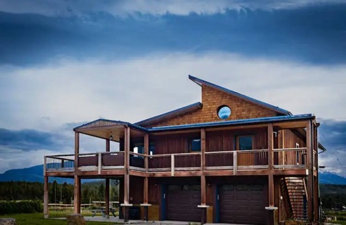 East Kootenay House | Bird Island Chalet