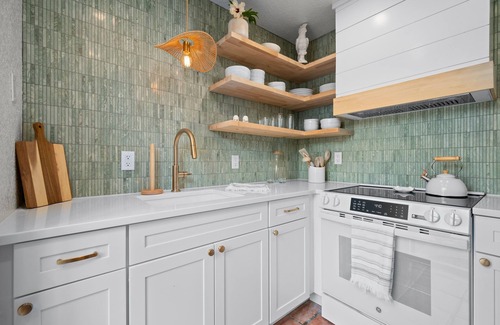 Holmes Beach Cottage | Bird of Paradise by Beach Boutique Rentals