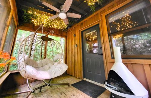 Saluda House | Bird's Nest cabin at Cabin Fever in NC