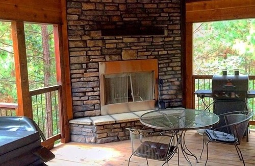 Broken Bow Cabin | Birdhouse|Romantic|Luxury|Honeymoon Retreat