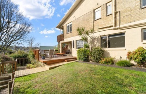 Browns Bay House | Birdsong hideaway two-bedroom suite