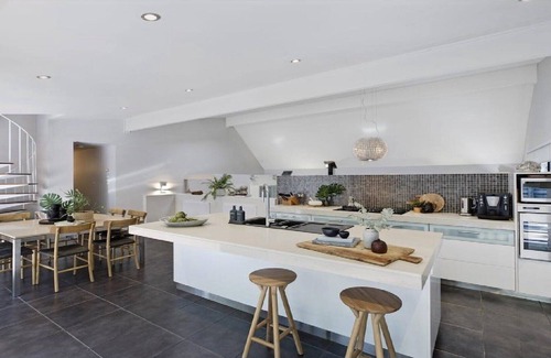 Blackwall House | Birdsong Retreat Umina Beach