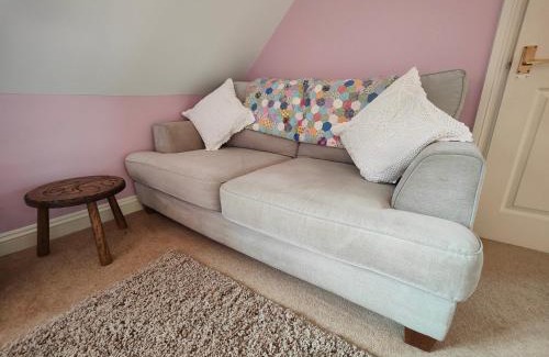 Twyford House | Birdsong Rural Winchester Twyford - 2BR, 5BR, 7BR - sleeps upto 14