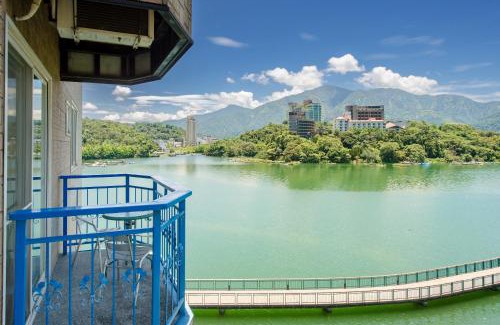 Yuchi Bed & Breakfast | Bishui Shanju Lakeside B&B