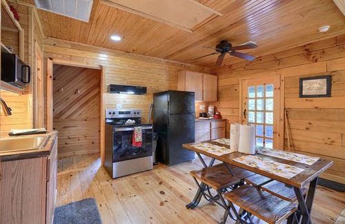South Bloomingville Cabin | Bison Hollow Hideaway