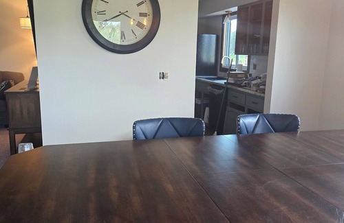 Custer Apartment | Bison Loft Suite- Trailers/UTV's/Bikers Welcome