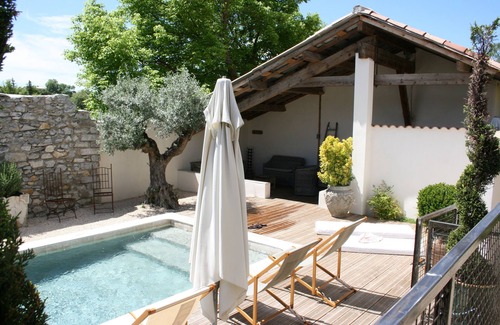 Lezan House | Bistrot vintage 'at grandma Leone'. heated pool