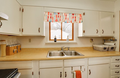 Bitely Cottage | Bitely Cottage Rental: Fire Pit & Beach!