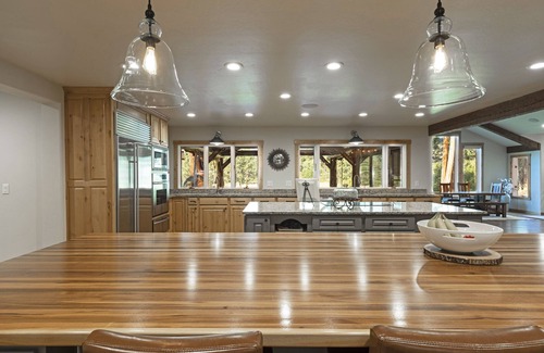 Hamilton House | Bitterroot’s Best Views & Outdoor Adventures at Mill Creek 22 Acre Luxury Lodge