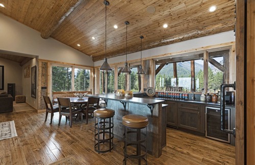 Hamilton House | Bitterroot’s Best Views & Outdoor Adventures at Mill Creek 22 Acre Luxury Lodge