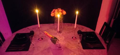 Guesnain Apartment | BLŌM Suite romantique avec spa privatif & salle de massage