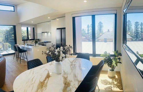 Kiama Apartment | Black Beach, Red Wine. Kiama Penthouse