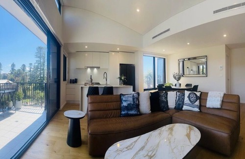 Kiama Apartment | Black Beach, Red Wine. Kiama Penthouse