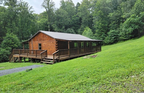 Hico Cabin | Black Bear Cabin, private and secluded!