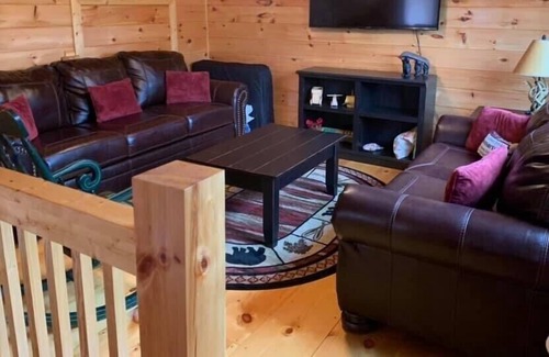 Murphy Cabin | Black Bear Retreat “The Perfect Getaway”