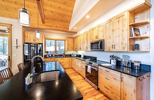 Black Butte Ranch House | Black Butte Ranch Glaze Meadow 141