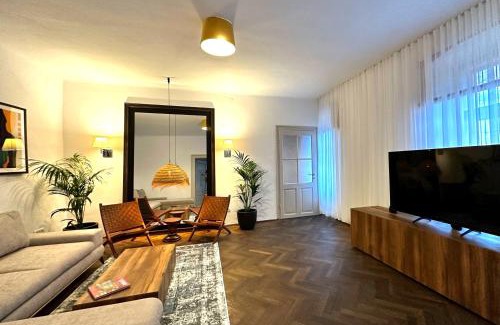 Brasov City Centre Apartment | Black Church Flat