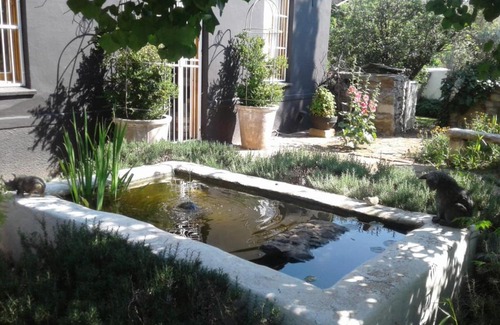 Smithfield Bed & Breakfast | Black Cottage