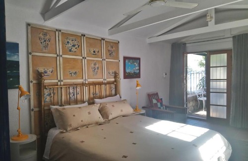 Smithfield Bed & Breakfast | Black Cottage