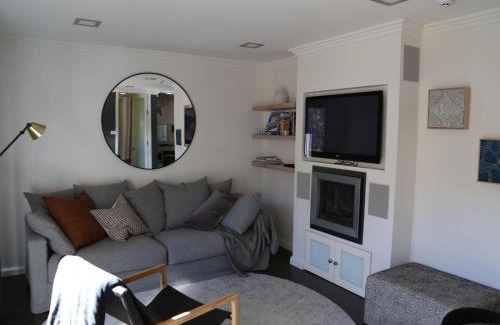 Thredbo Ski Chalet | Black Diamond Tombarra 6A