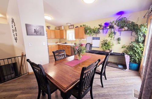 Rapid Valley House | Black Hills Vacation Homebase ♡ Children & Dog Friendly