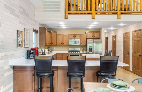 Rogers House | Black Lodge Cabin on Big Sugar, Easy access to NWA