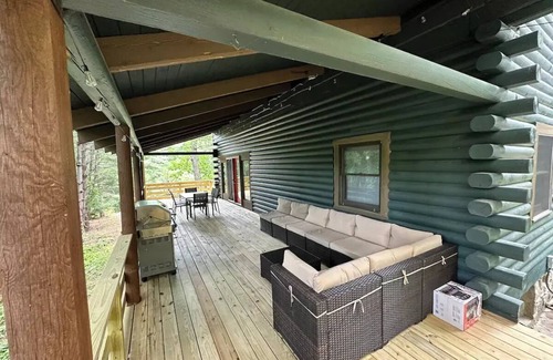 Black Mountain Cabin | Black Mountain Retreats - Two Cabins & Game Roomn