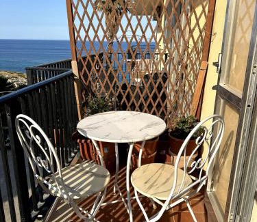 Grottasanta House | Black Ocean Holiday Home