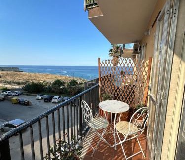 Grottasanta House | Black Ocean Holiday Home