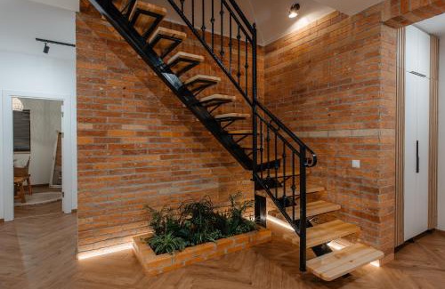 Toplita Ski Chalet | Black Raven Cabin