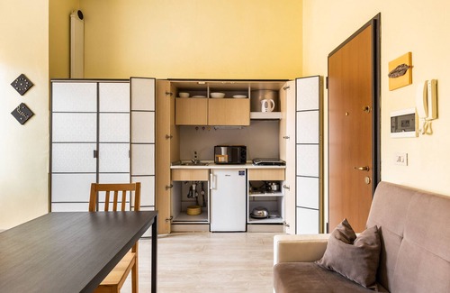 Historic Center Apartment | Black Sand Studio by Wonderful Italy