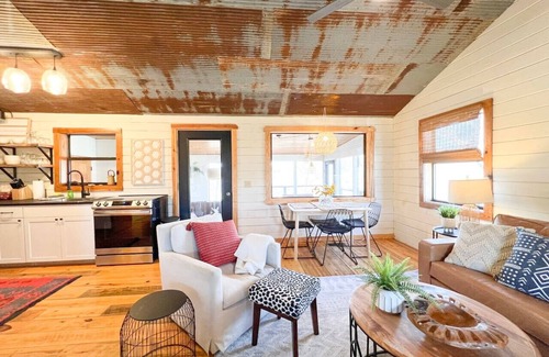 Newnata Cabin | Black Sheep Cabin ~ With Optional Casita