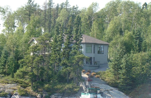 Northern Ontario Cottage | Black Sturgeon Lake Executive Cottage