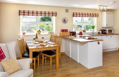 Trewen House | Blackberry Cottage