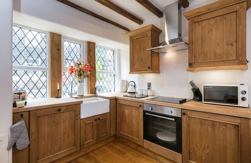 Haworth Cottage | Blackberry Cottage with Log Burner
