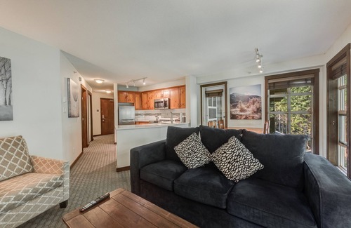 Upper Village Hotel | Blackcomb Springs Suites by CLIQUE