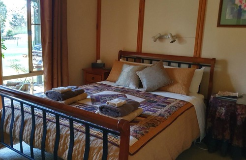 Jalbarragup Ski Chalet | Blackwood Banks Chalets, Nannup - Chalet 1 - By the river ..... in the forest