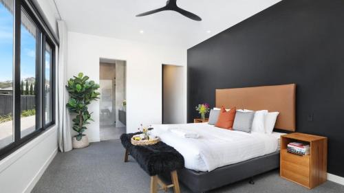 Willow Vale House | Blackwood Manor Retreat