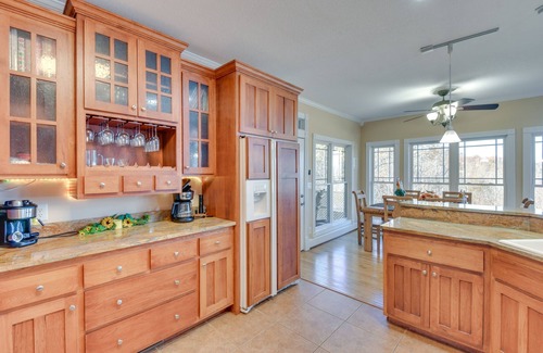 Blairsville House | Blairsville Mansion w/Hot Tub, Casino + Games!