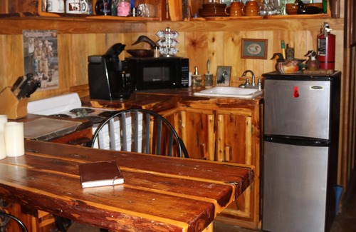 Blanket Cabin | Blanket Salt Creek Ranch cottage on the creek