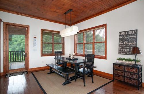 Dandridge House | Blessed Getaway Theater LakeView GAMES