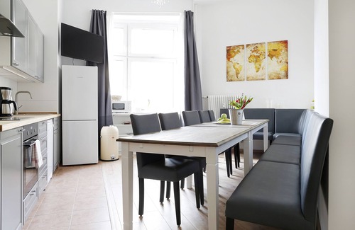 Wilmersdorf Apartment | BLISSE West Berlin typically - Grand Apt 5 Bedrooms + 3 bathroom + 3 balcony