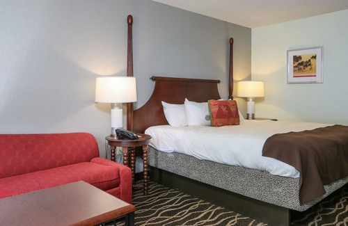 New Buffalo Hotel | Blisspoint Inn and Suites