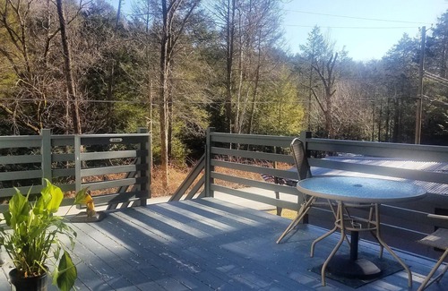 Circleville House | Blom by the river mountain house